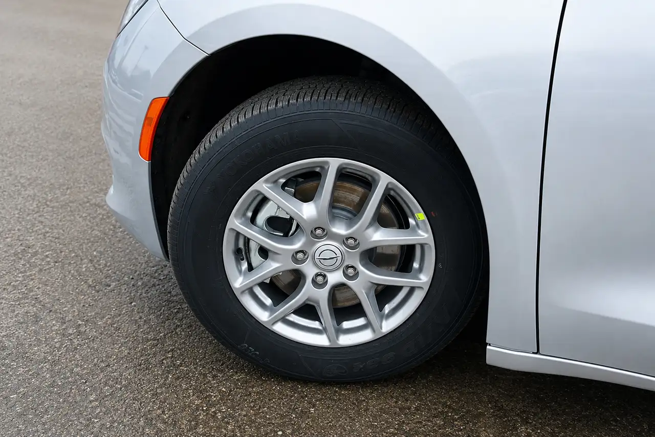 Chrysler Grand Caravan photo Chrysler Grand Caravan