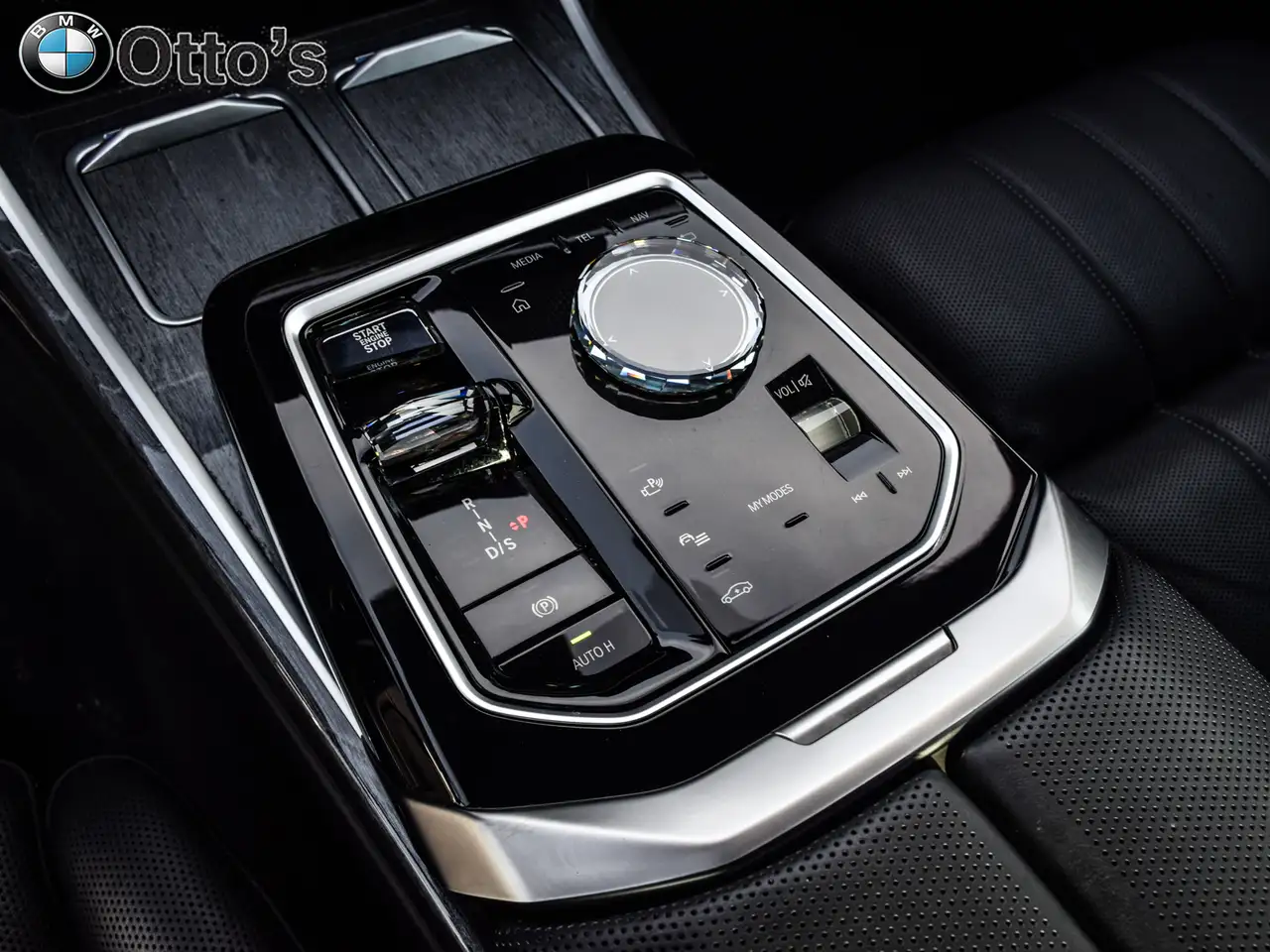 BMW 7 Series снимка BMW 7 Series