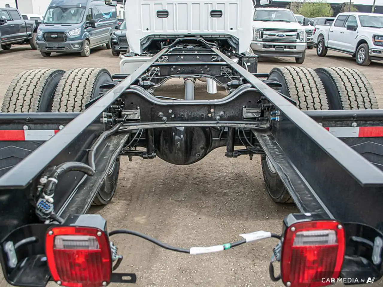 Ford F-750 Super Duty снимка Ford F-750 Super Duty