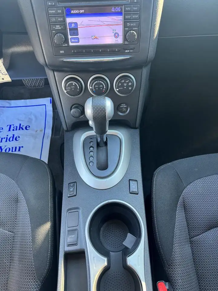 Nissan Rogue снимка Nissan Rogue