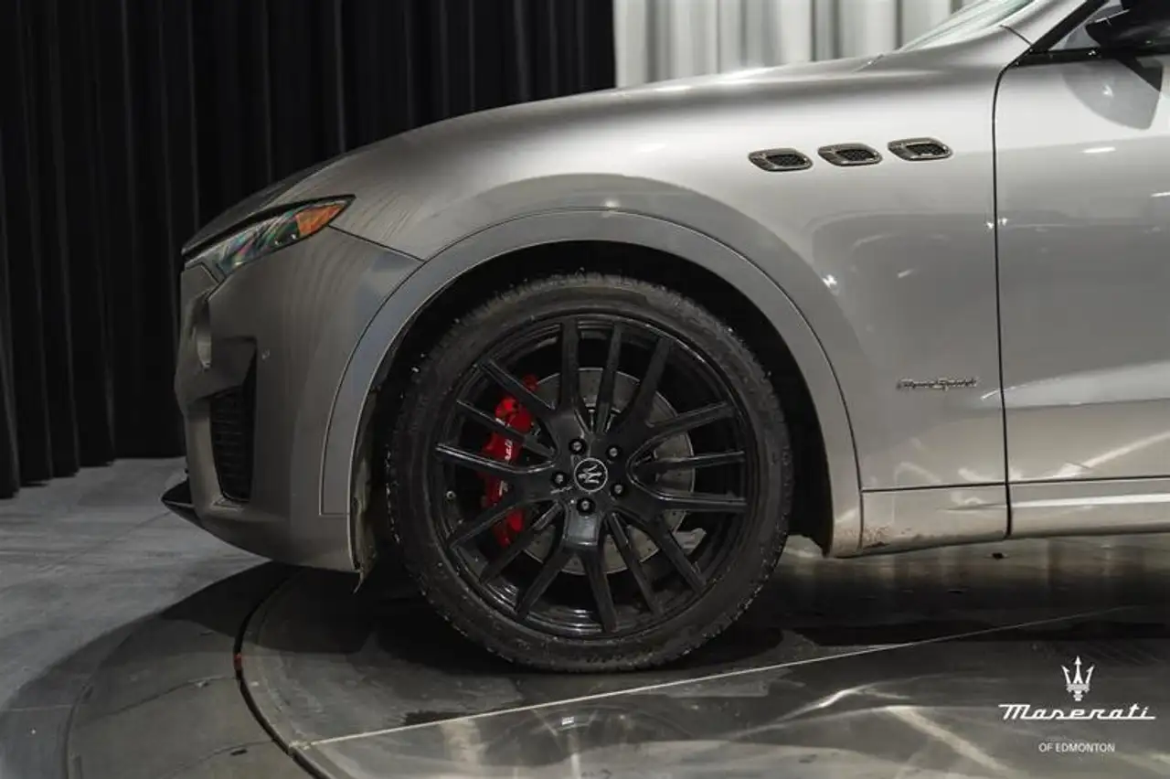 Maserati Levante снимка Maserati Levante