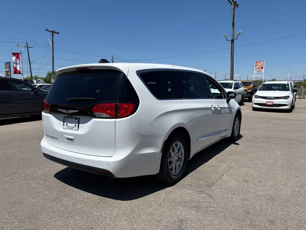 Chrysler Grand Caravan photo Chrysler Grand Caravan