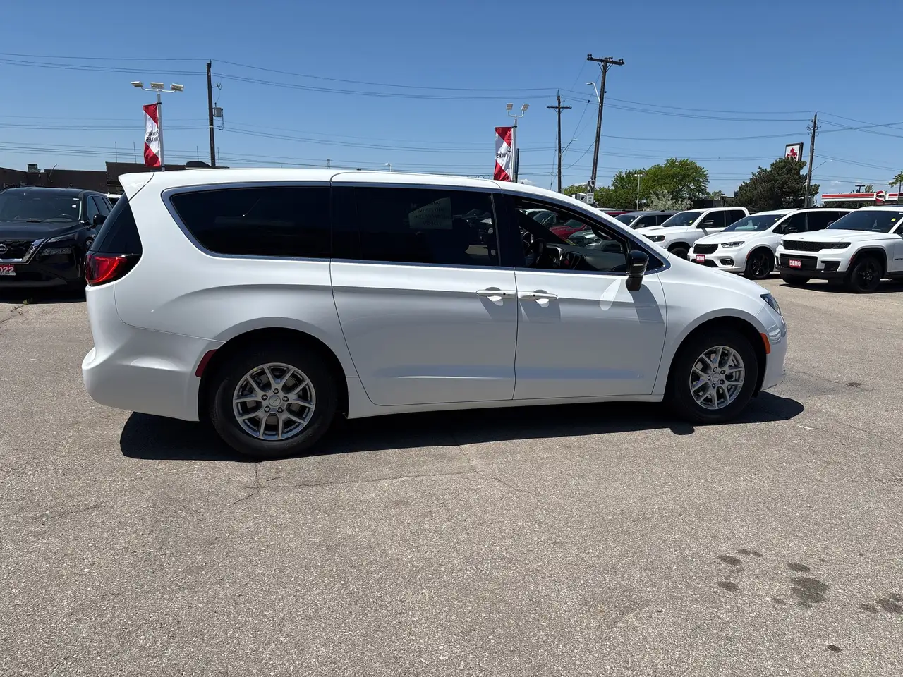 Chrysler Grand Caravan photo Chrysler Grand Caravan