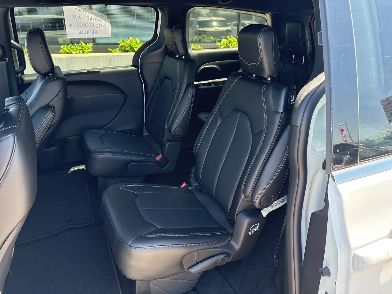 Chrysler Grand Caravan photo Chrysler Grand Caravan