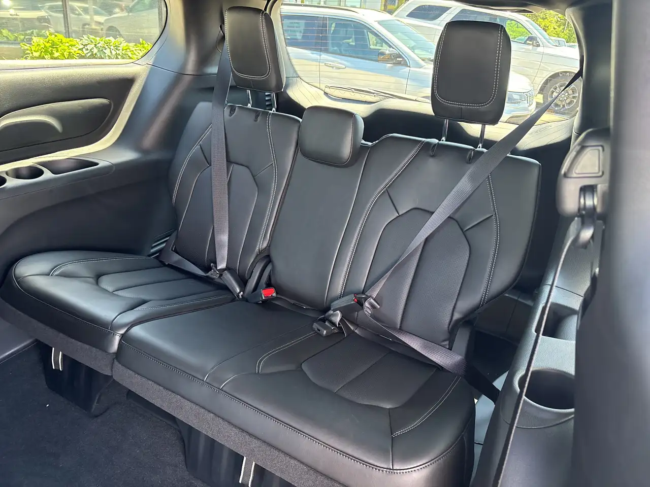 Chrysler Grand Caravan photo Chrysler Grand Caravan