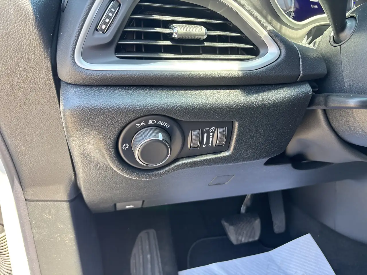 Chrysler Grand Caravan photo Chrysler Grand Caravan