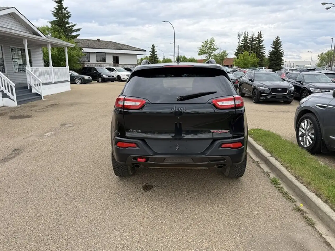 Jeep Cherokee photo Jeep Cherokee