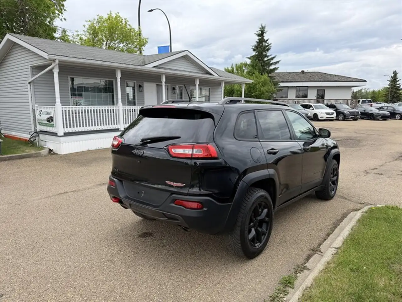 Jeep Cherokee photo Jeep Cherokee