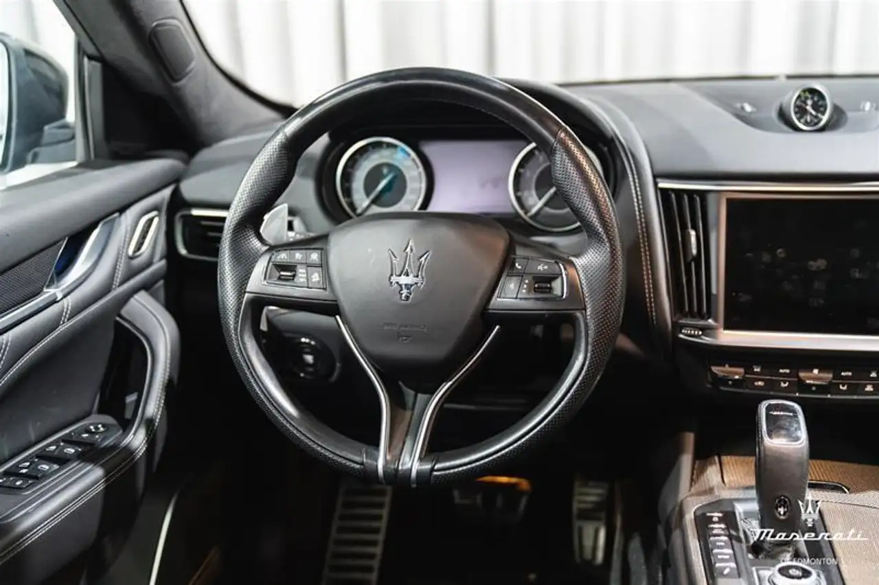 Maserati Levante снимка Maserati Levante