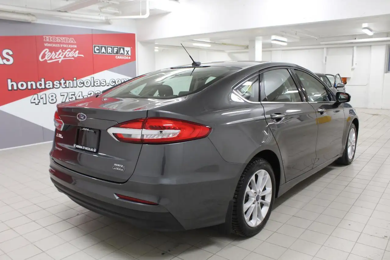 Ford Fusion Energi снимка Ford Fusion Energi