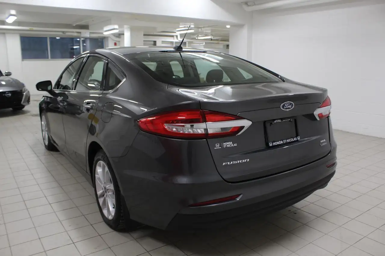 Ford Fusion Energi снимка Ford Fusion Energi