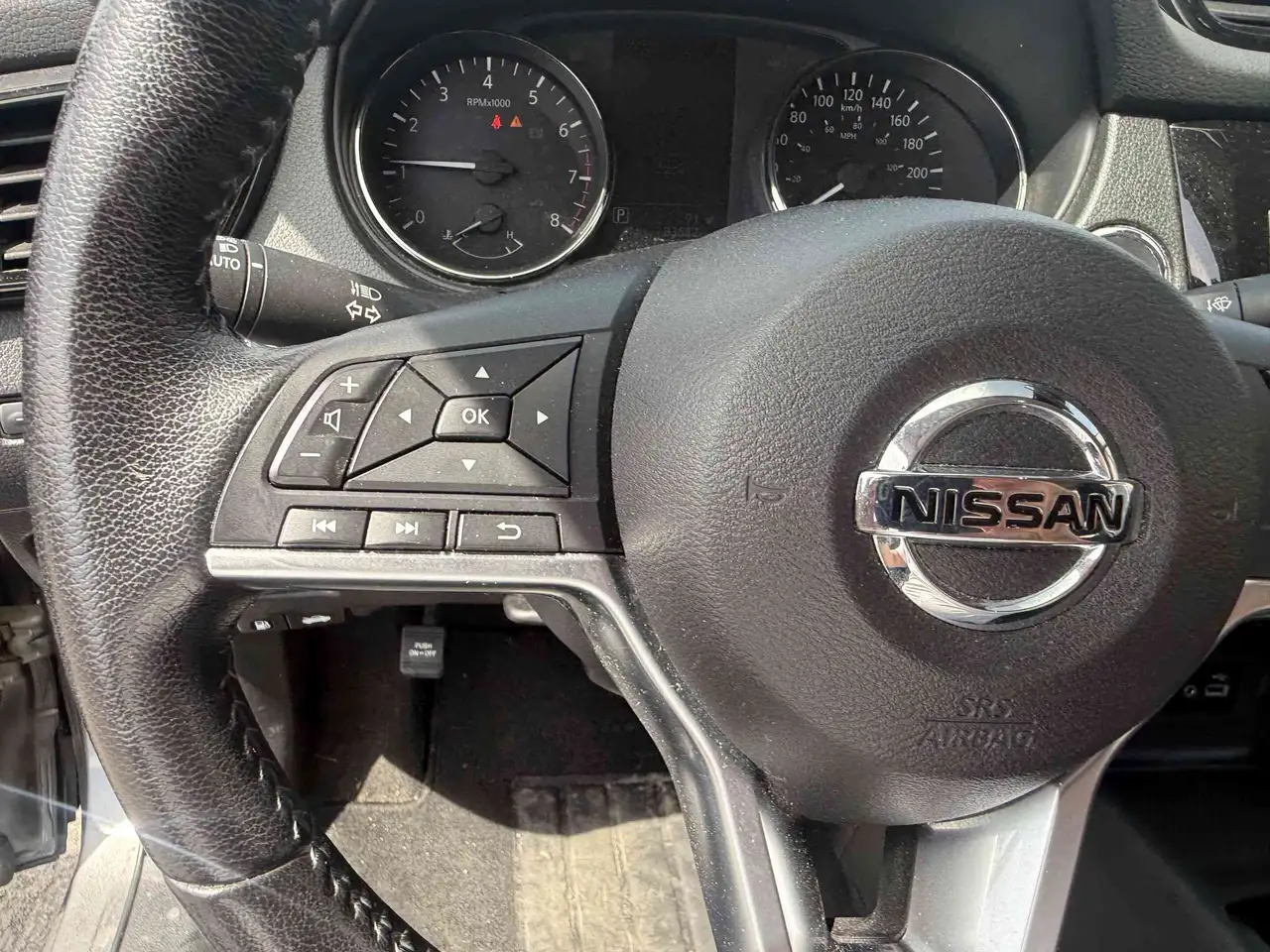 Nissan Qashqai снимка Nissan Qashqai