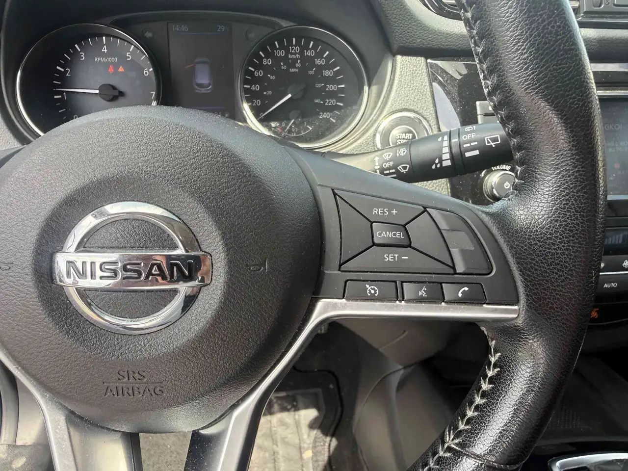 Nissan Qashqai снимка Nissan Qashqai