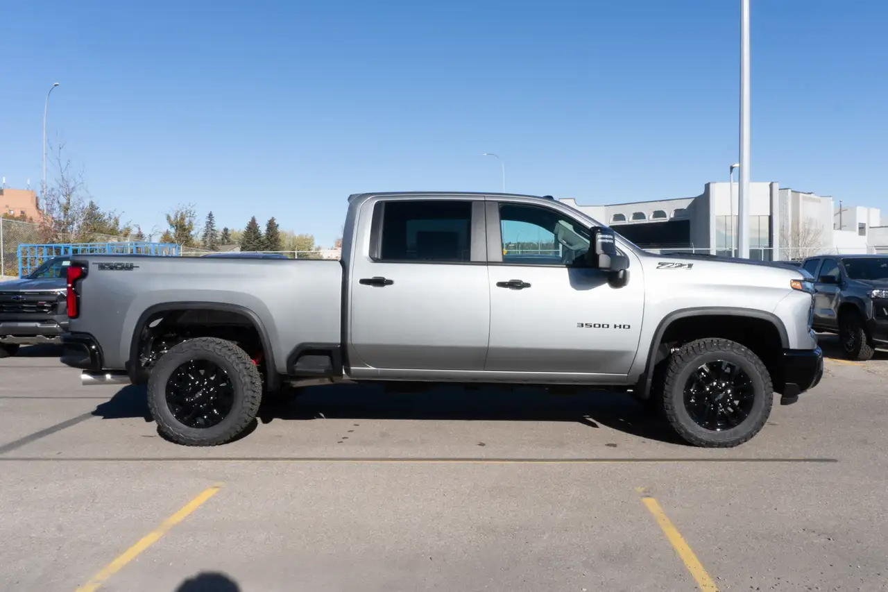 Chevrolet Silverado 3500 снимка Chevrolet Silverado 3500