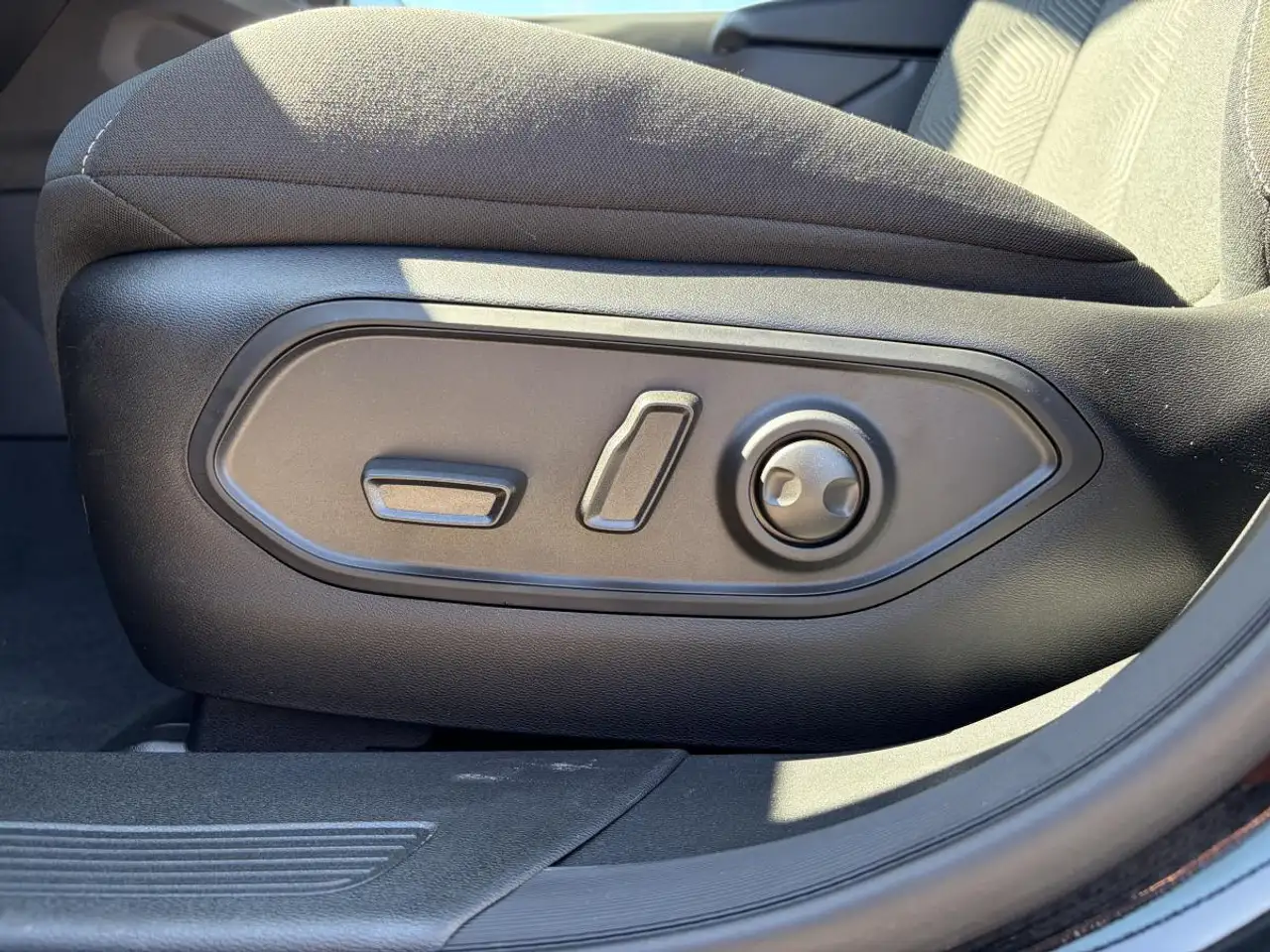 Jeep Cherokee снимка Jeep Cherokee
