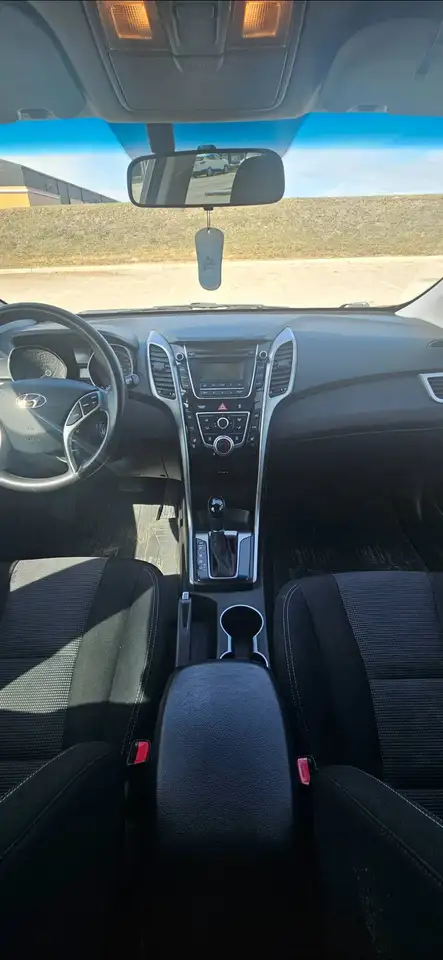 Hyundai ELANTRA снимка Hyundai ELANTRA