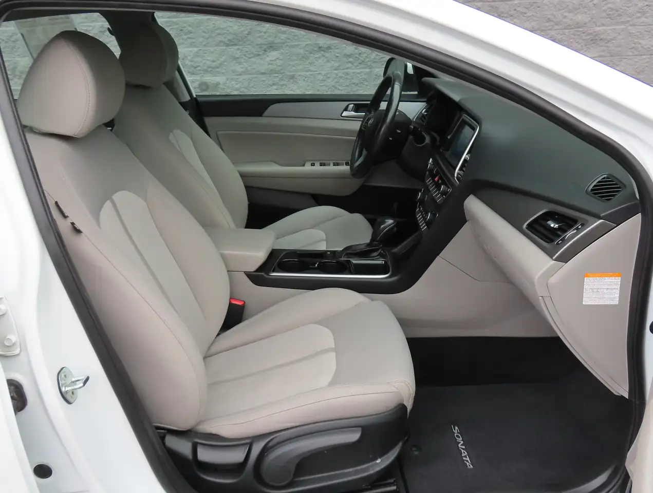 Hyundai SONATA photo Hyundai SONATA