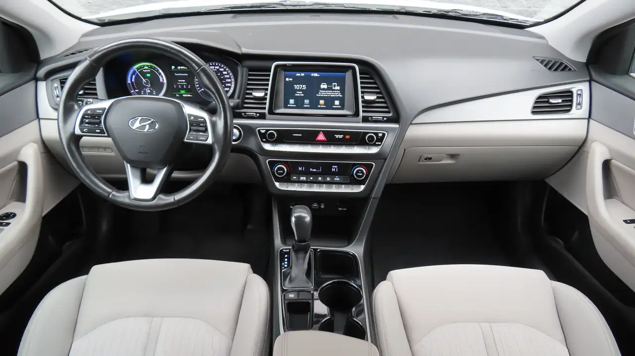 Hyundai SONATA photo Hyundai SONATA