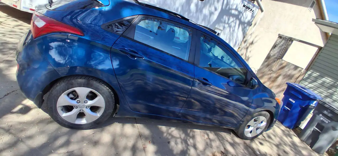 Hyundai ELANTRA снимка Hyundai ELANTRA