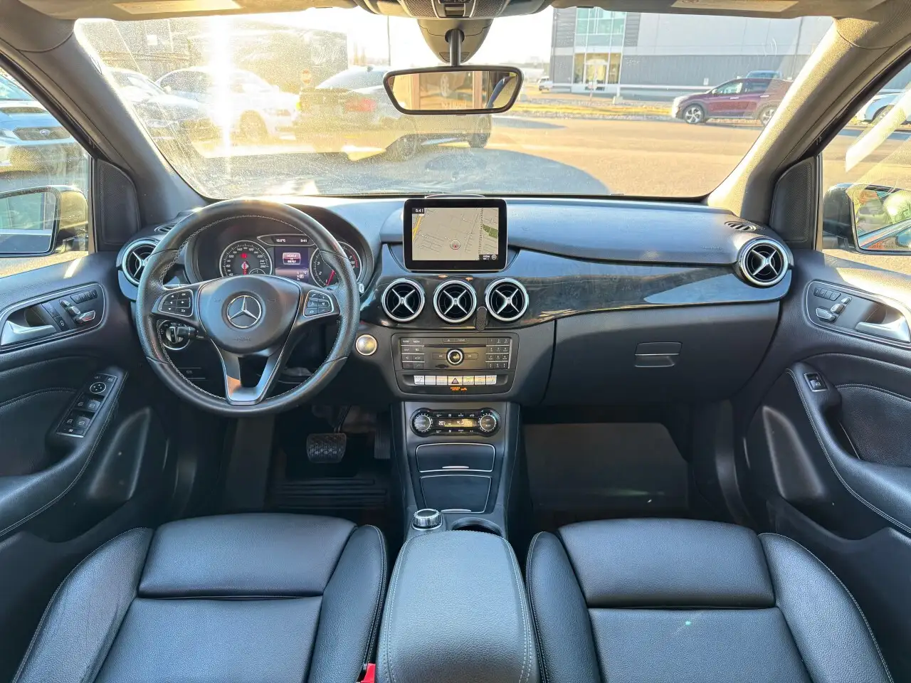 Mercedes-Benz B-Class снимка Mercedes-Benz B-Class