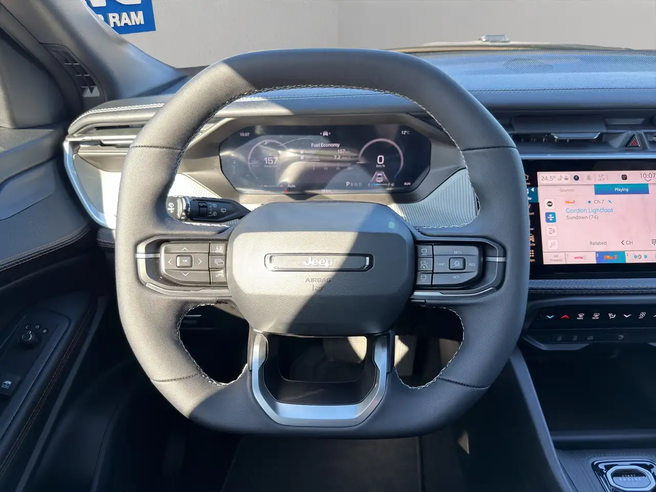 Jeep Cherokee снимка Jeep Cherokee