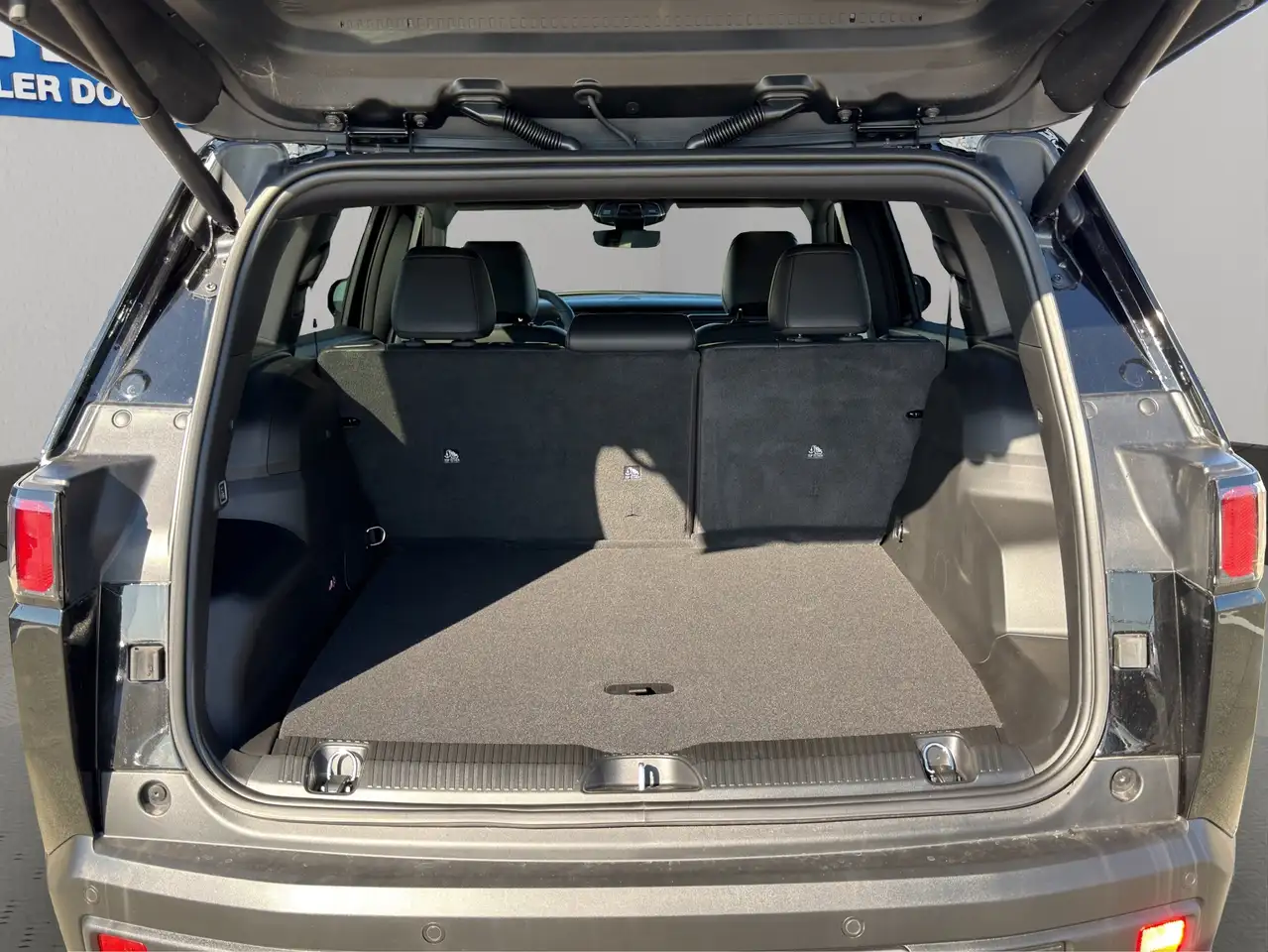 Jeep Cherokee снимка Jeep Cherokee