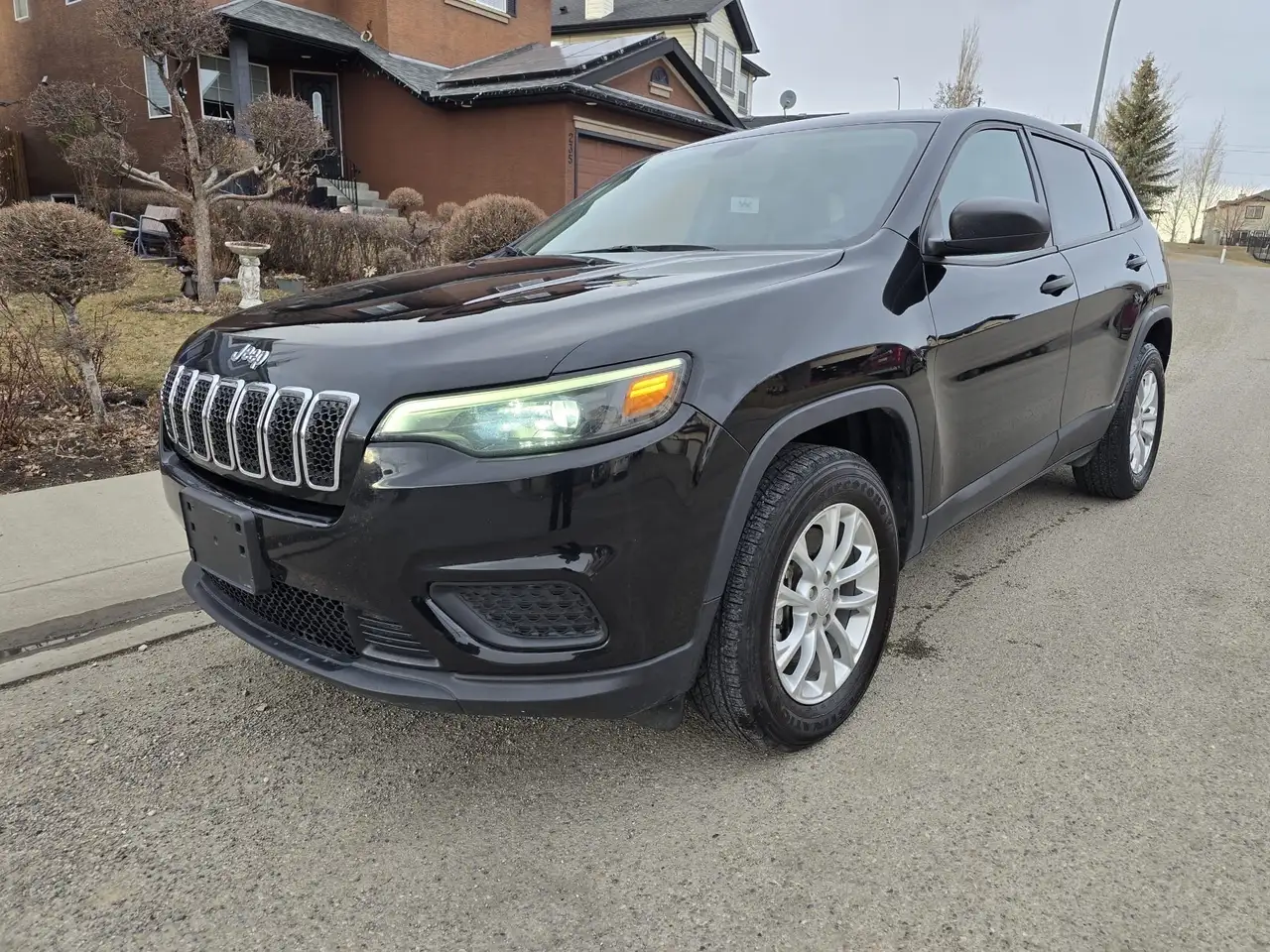 Jeep Cherokee снимка Jeep Cherokee