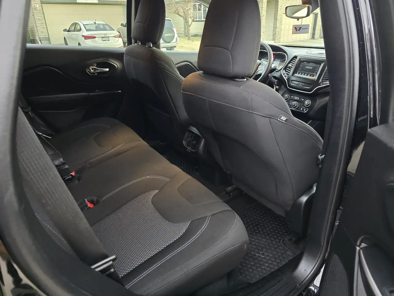 Jeep Cherokee снимка Jeep Cherokee