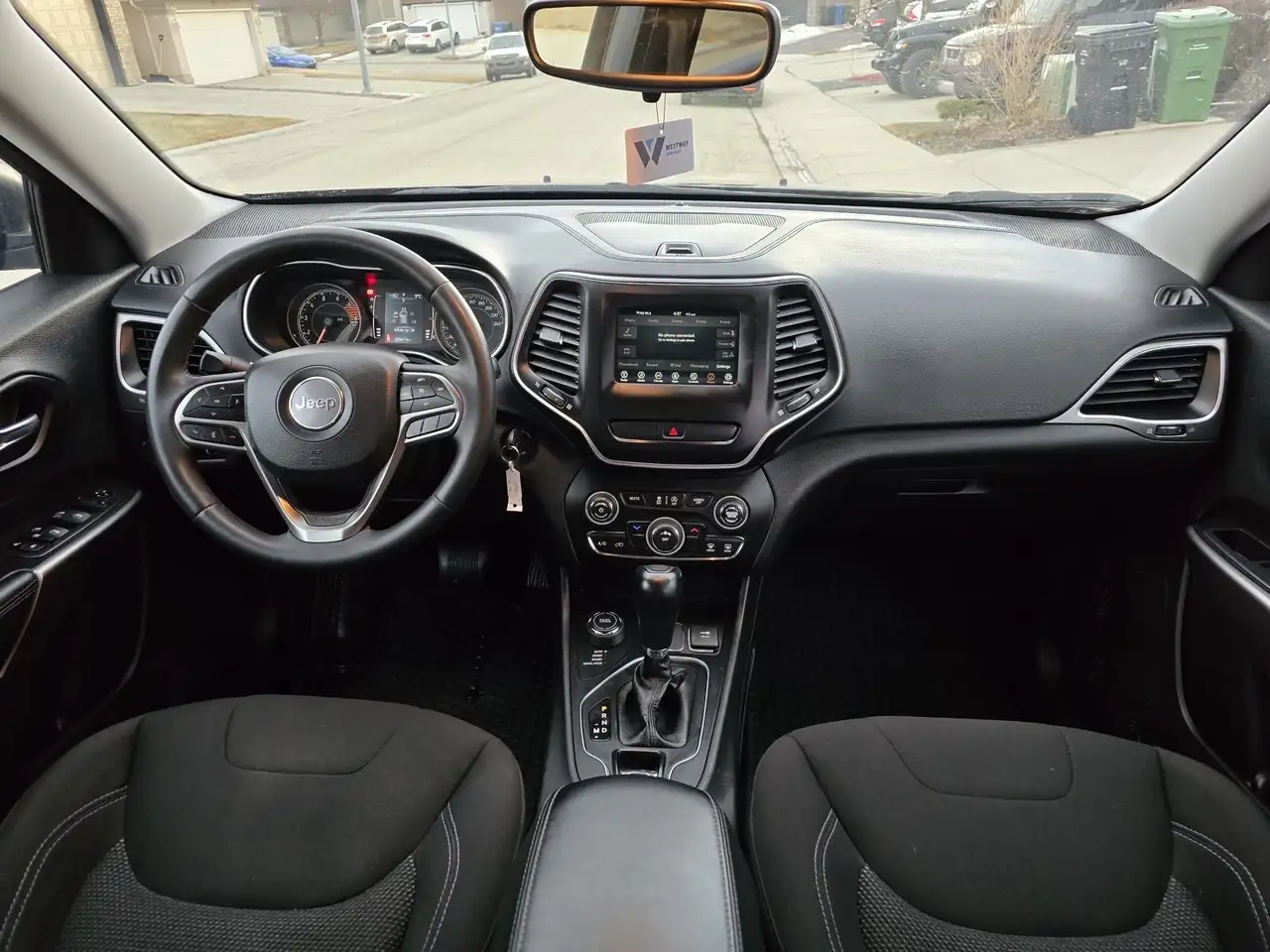 Jeep Cherokee снимка Jeep Cherokee