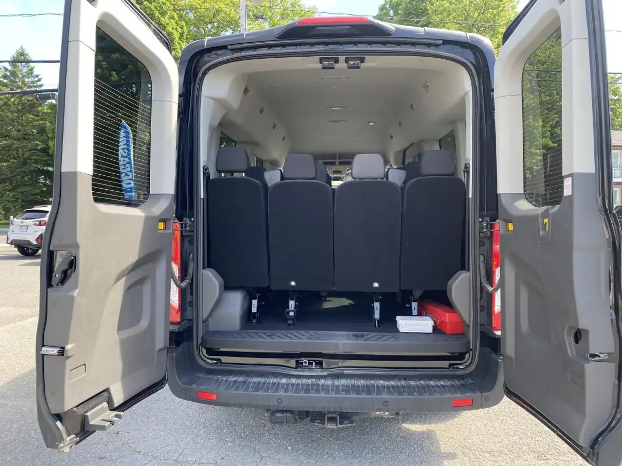 Ford Transit Passenger Wagon снимка Ford Transit Passenger Wagon