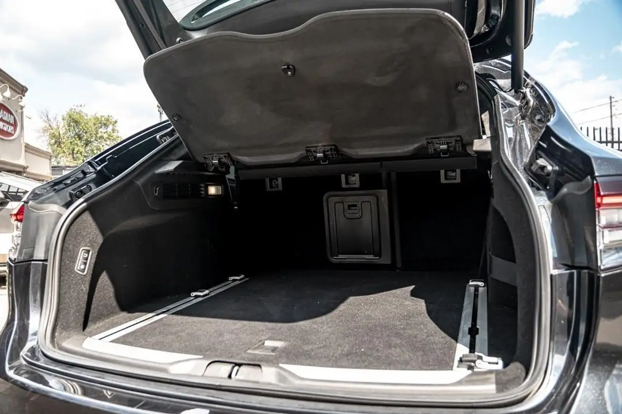 Maserati Levante снимка Maserati Levante