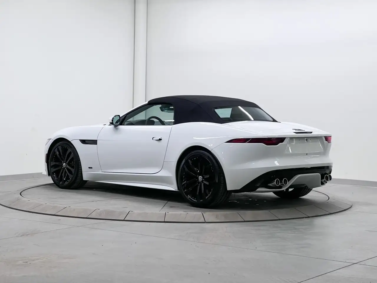 Jaguar F-Type снимка Jaguar F-Type