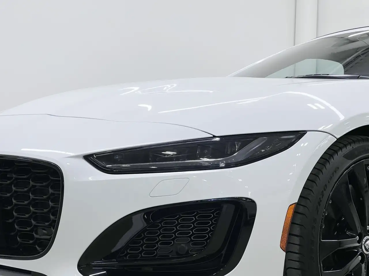 Jaguar F-Type снимка Jaguar F-Type