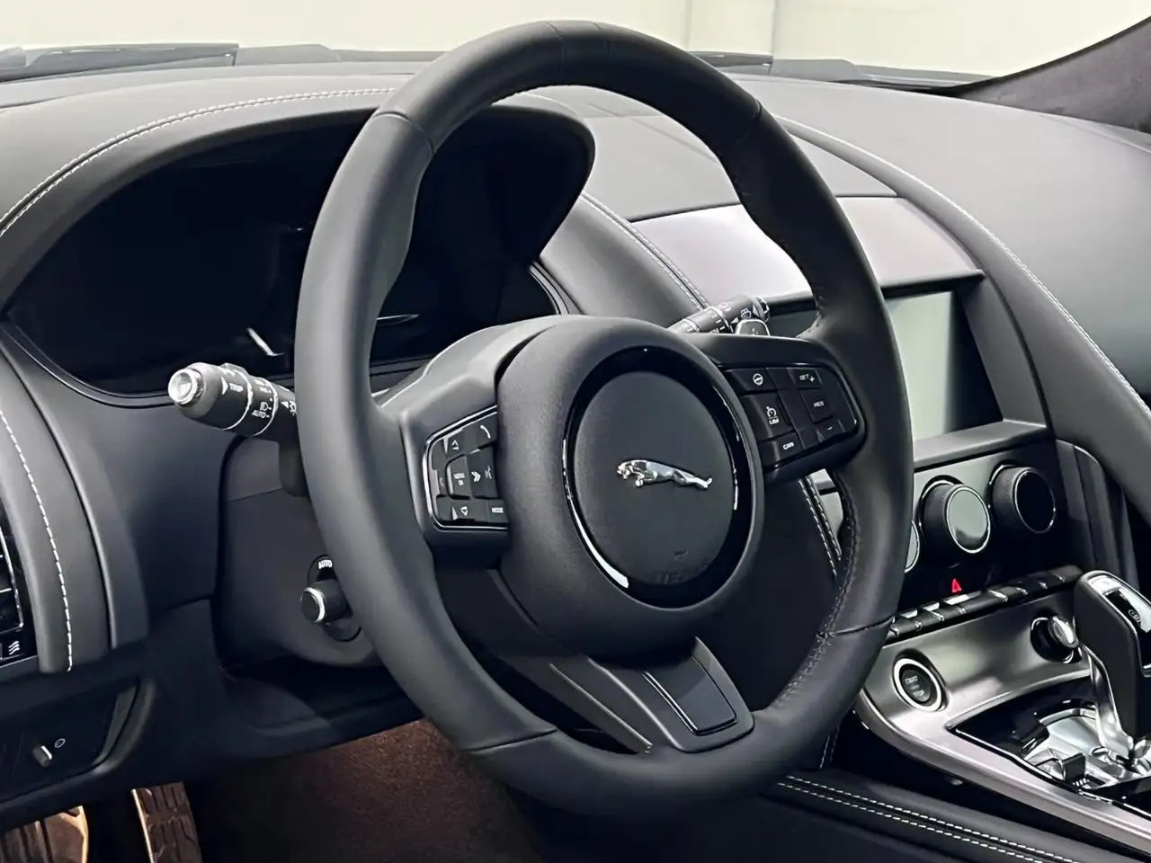 Jaguar F-Type снимка Jaguar F-Type