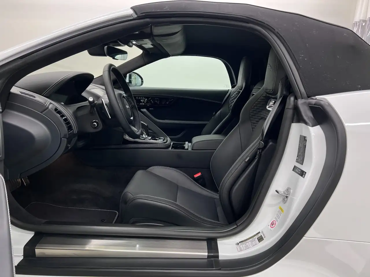 Jaguar F-Type снимка Jaguar F-Type