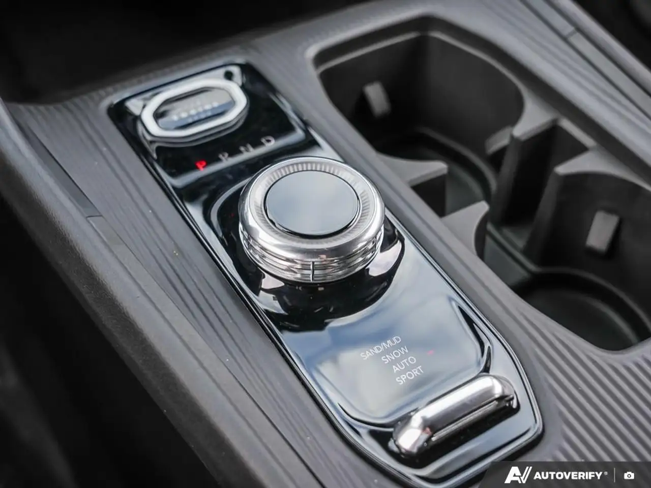 Jeep Cherokee снимка Jeep Cherokee