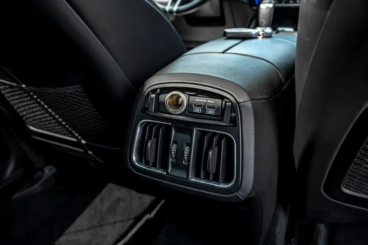Maserati Levante снимка Maserati Levante