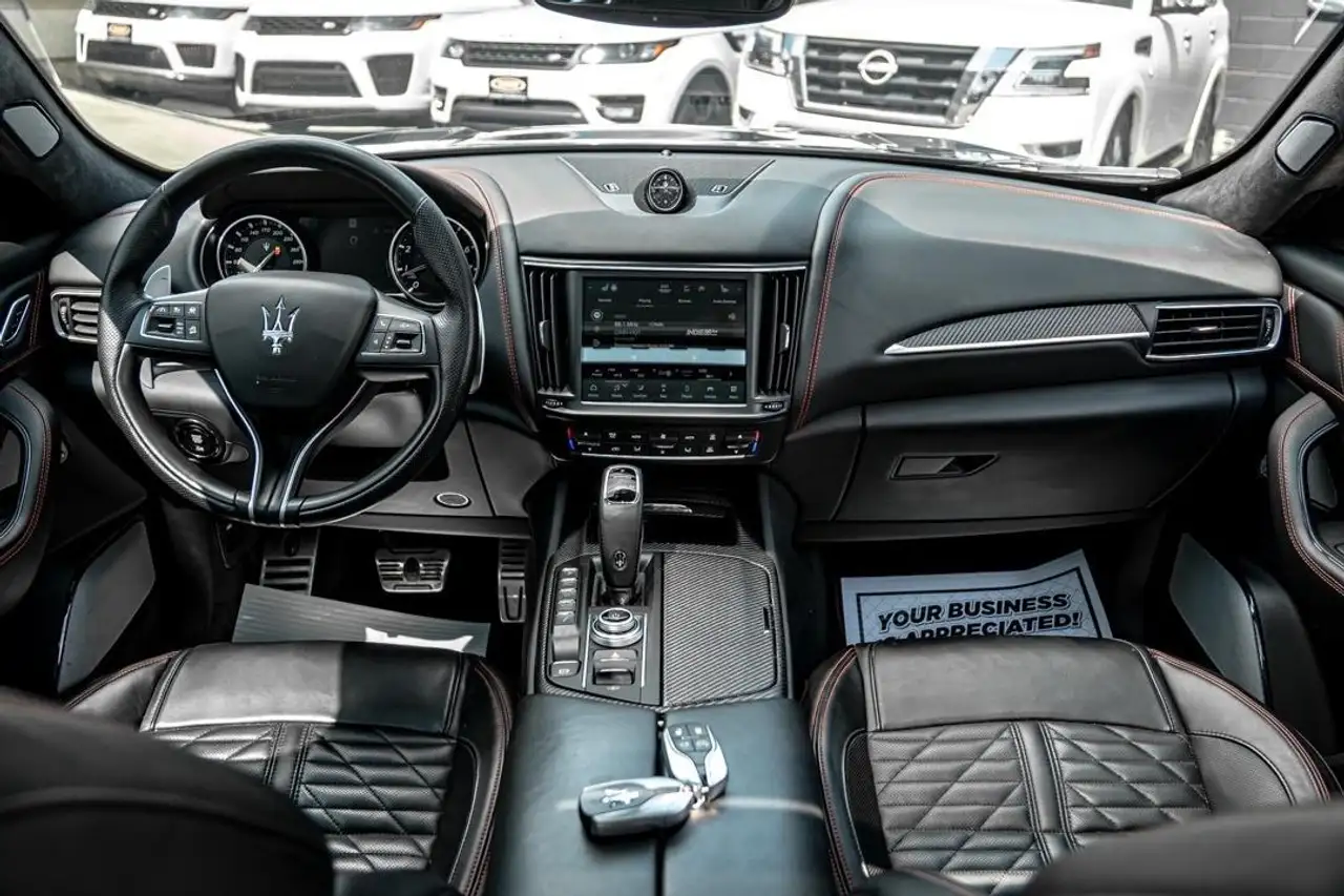 Maserati Levante снимка Maserati Levante