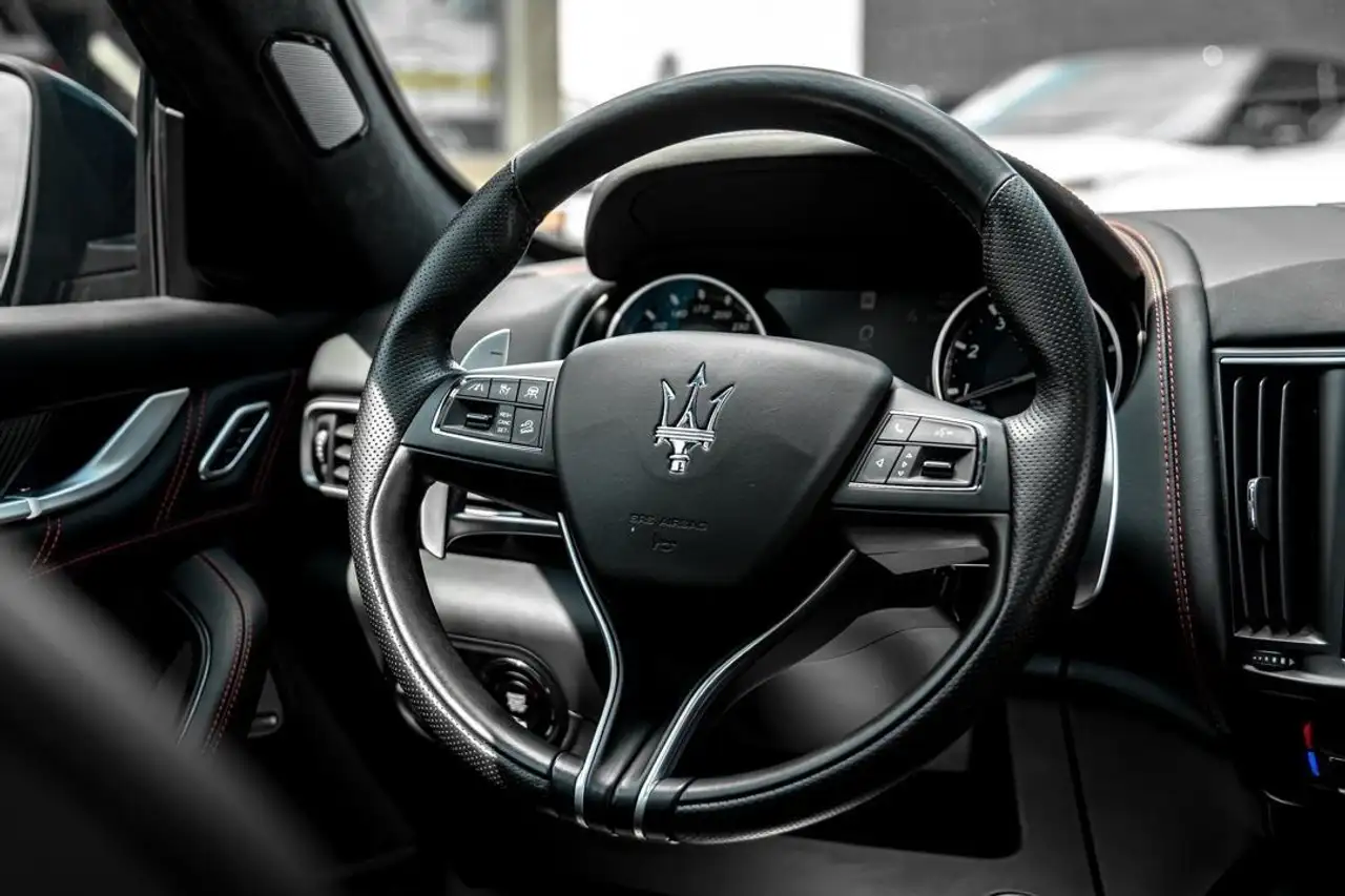 Maserati Levante снимка Maserati Levante