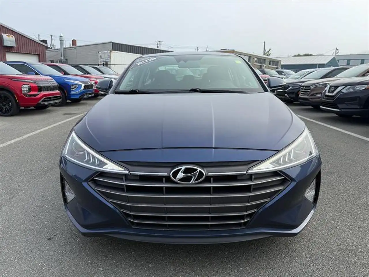 Hyundai ELANTRA fotografie Hyundai ELANTRA
