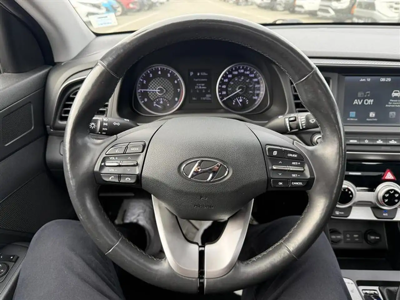 Hyundai ELANTRA fotografie Hyundai ELANTRA