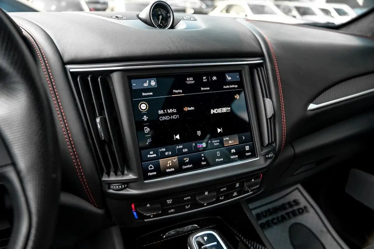 Maserati Levante снимка Maserati Levante