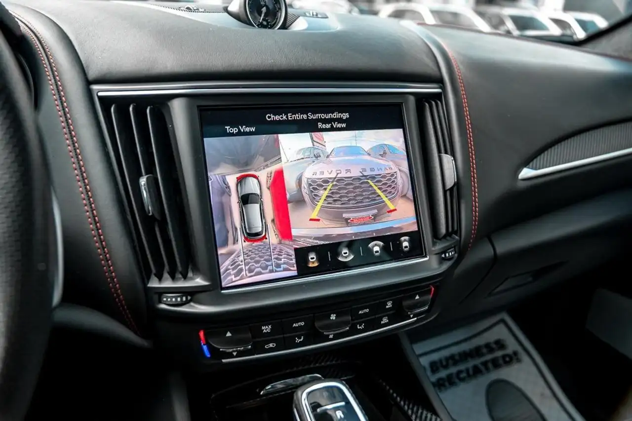 Maserati Levante снимка Maserati Levante