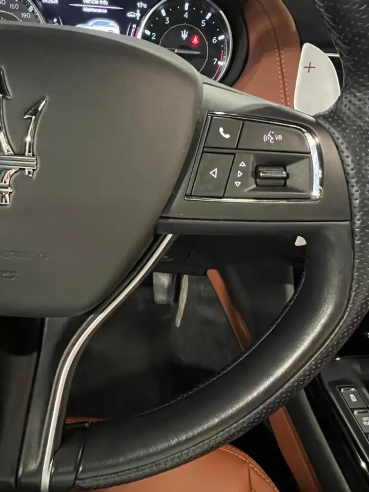 Maserati Levante снимка Maserati Levante