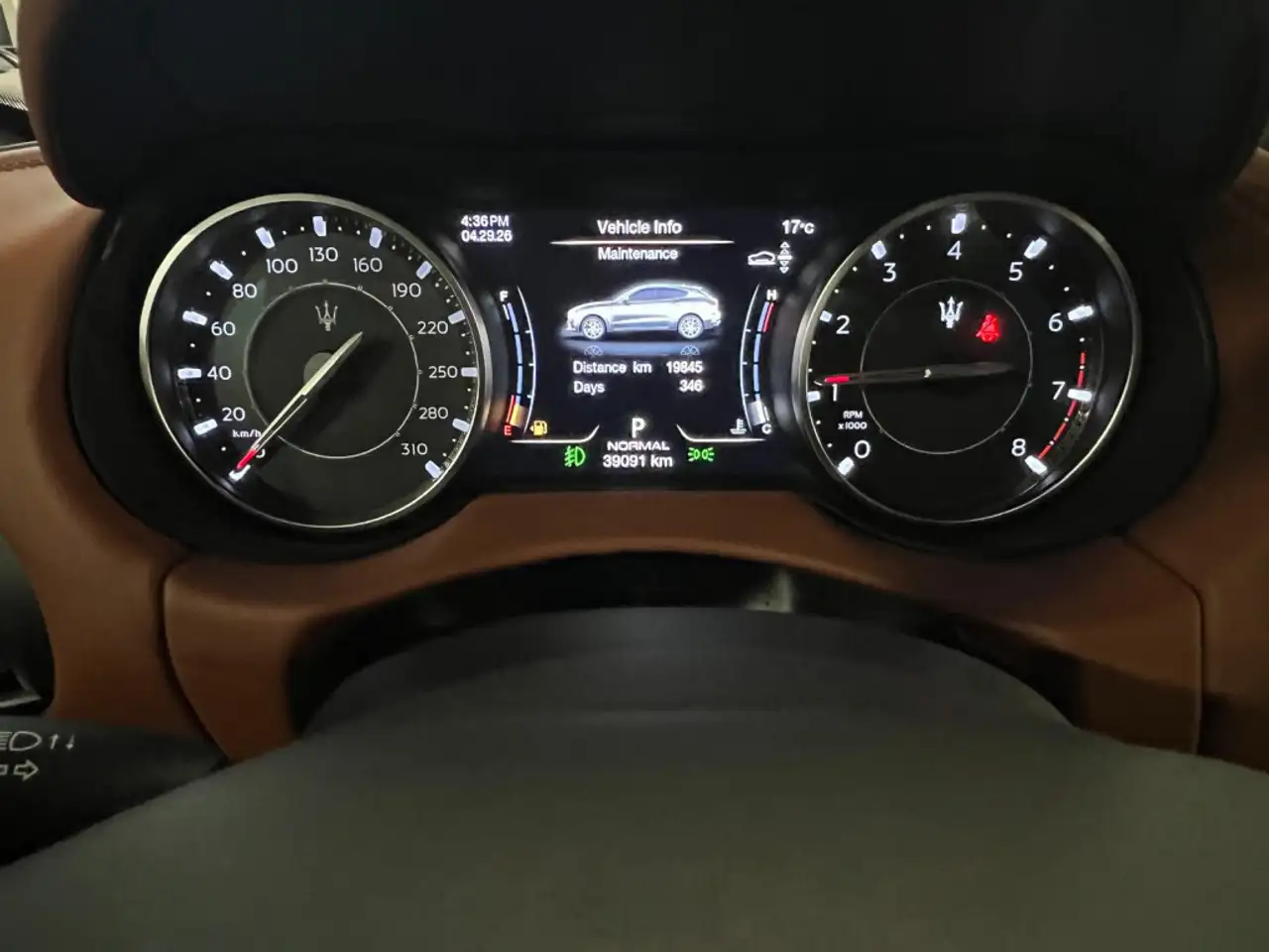 Maserati Levante снимка Maserati Levante