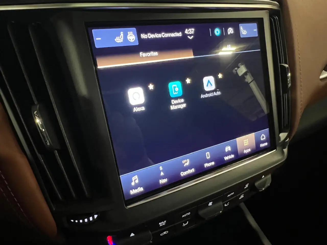 Maserati Levante снимка Maserati Levante