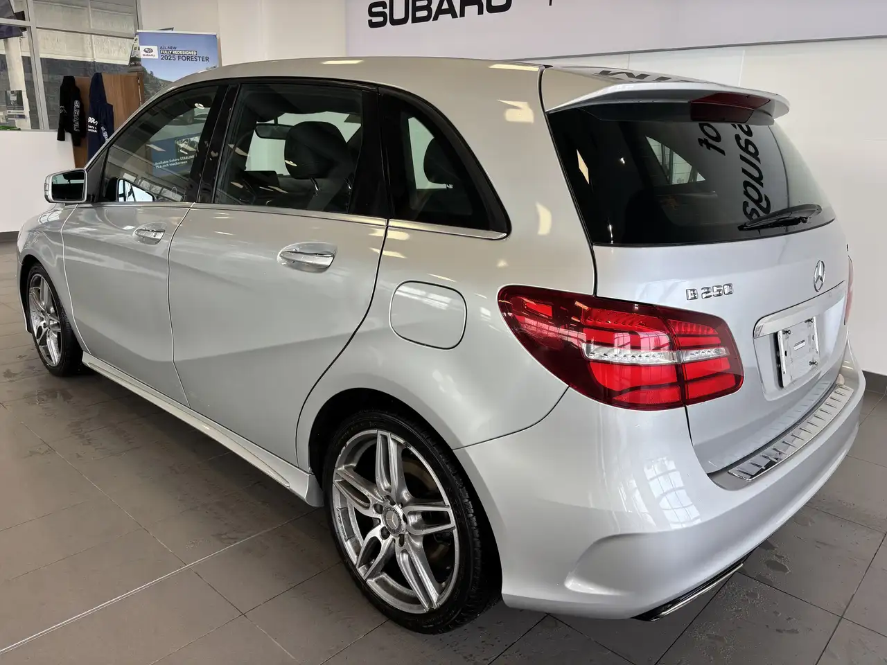 Mercedes-Benz B-Class снимка Mercedes-Benz B-Class