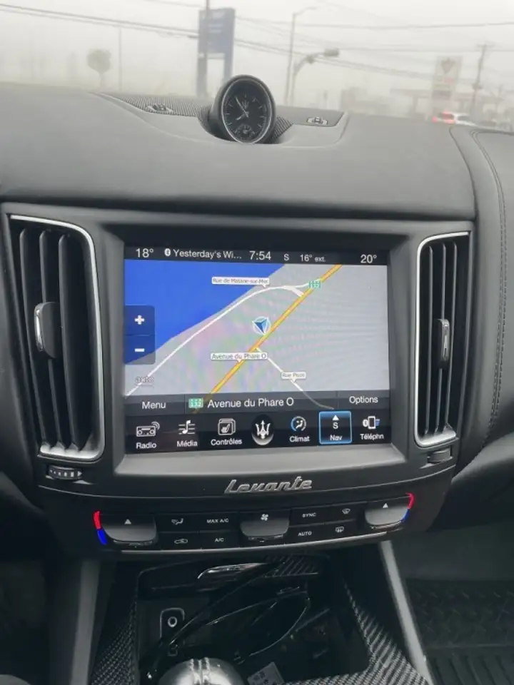 Maserati Levante photo Maserati Levante