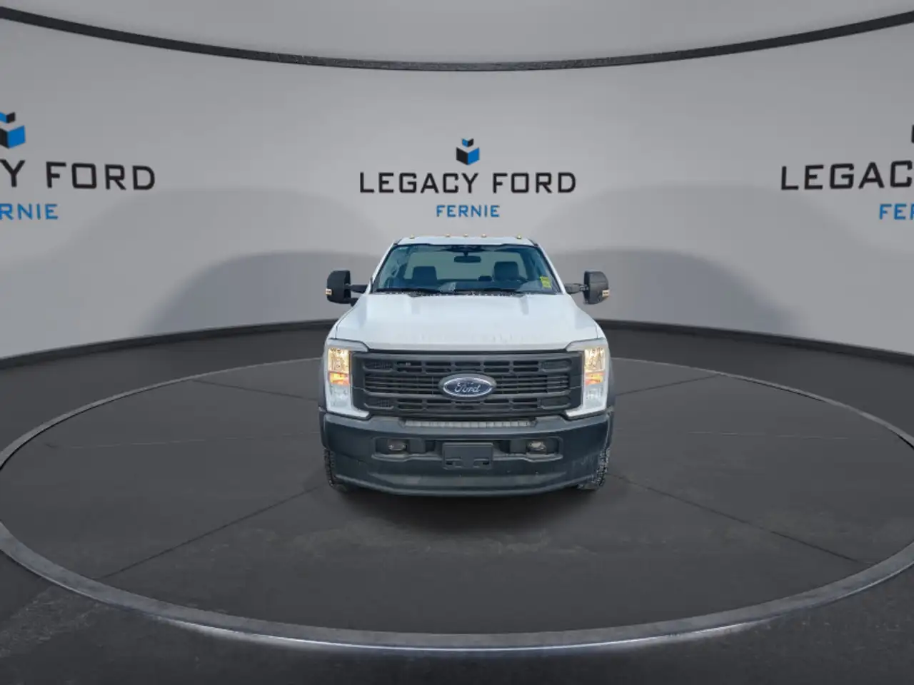 Ford F-550 Super Duty снимка Ford F-550 Super Duty