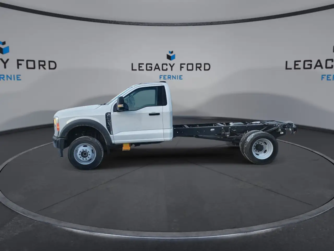 Ford F-550 Super Duty снимка Ford F-550 Super Duty